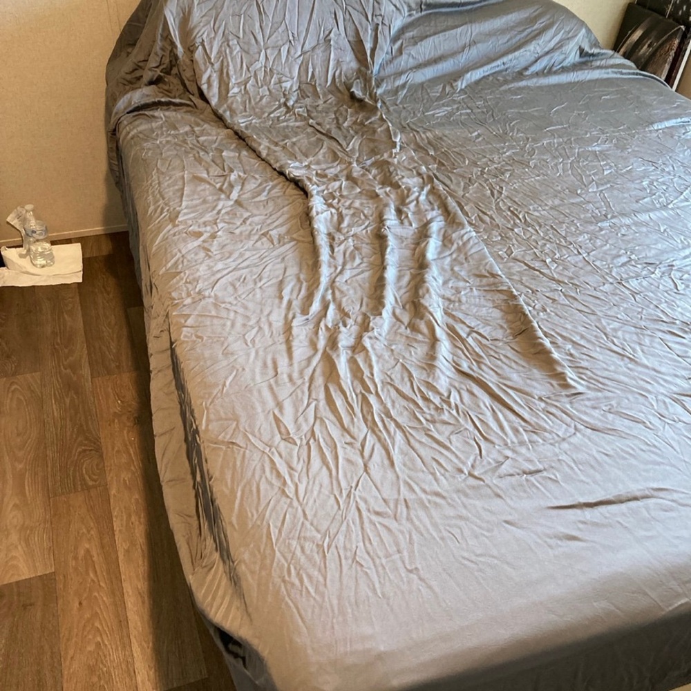 NEW Cozy Earth Bamboo Sheet Set For A California King In Charcoal - MSRP $449